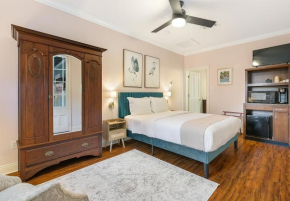Louis Park Hotel
